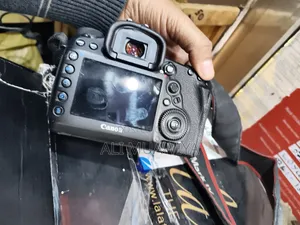 Canon 5D Mark IV Kamera ya DSLR Iliyotumika