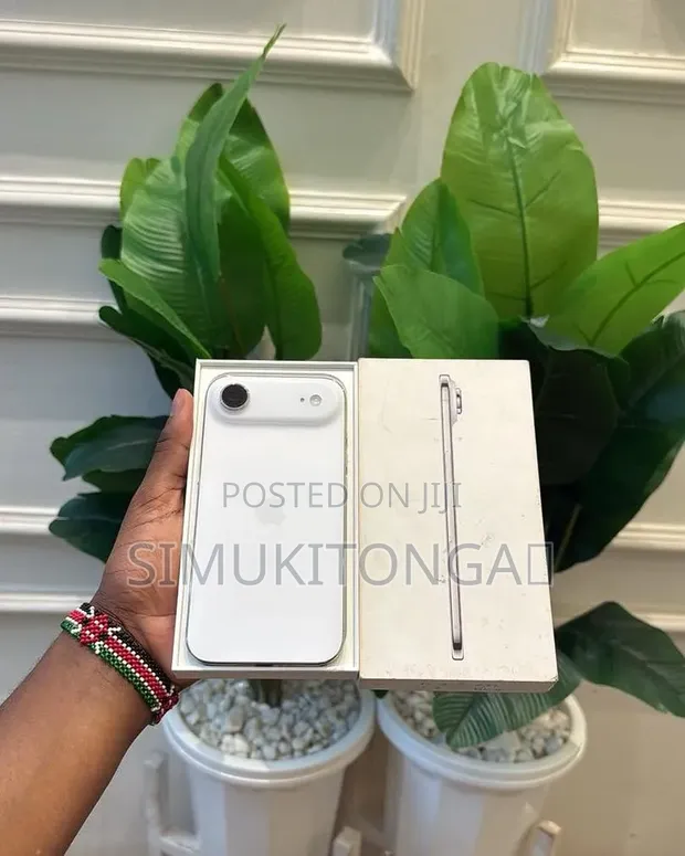 Apple iPhone Air 256GB Nyeupe Mpya - 1