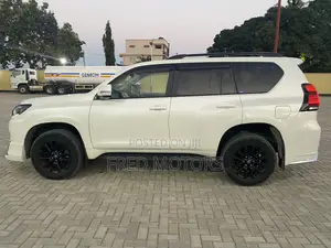Toyota Land Cruiser Prado 2022 - Imeagizwa Mpya kutoka Japan