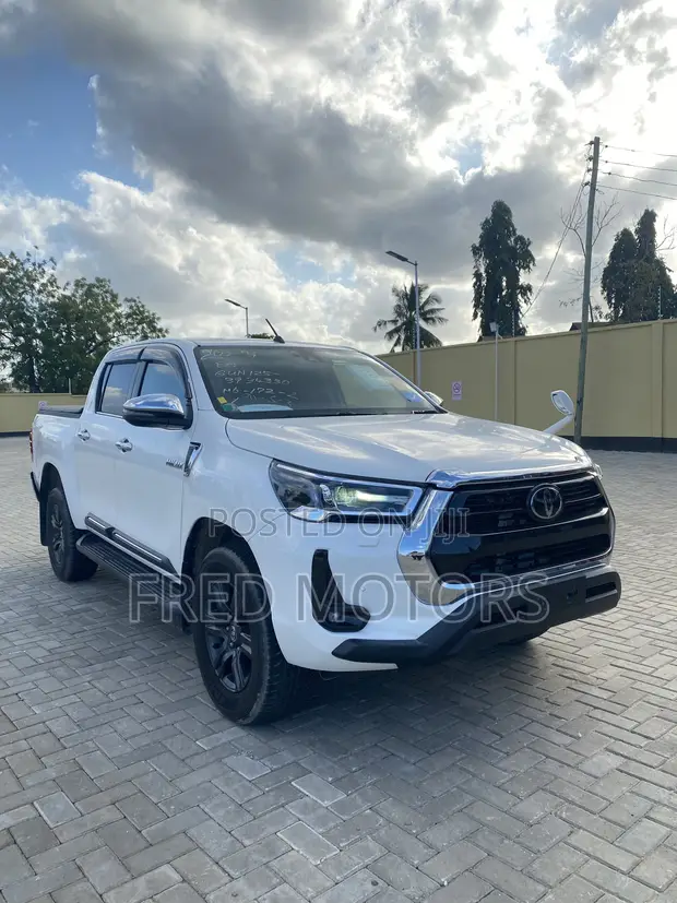 2022 Toyota Hilux Double Cabin 2.4 Diesel Automatic - 1