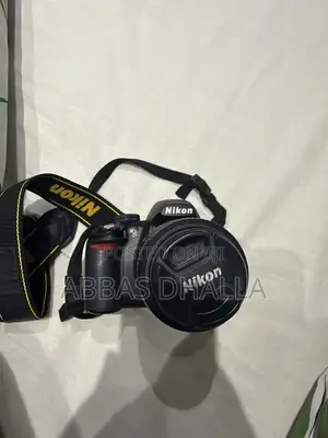 Nikon D3100 Kamera ya DSLR