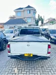 Nissan Hardbody 2015 Nyeupe - 4