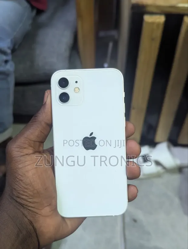 Apple iPhone 12 128GB White - 1