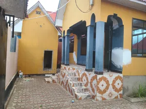 Nyumba ya Vyumba 3 Iliyopambwa kwa Uuzaji Biriani Real Estate, Chamazi