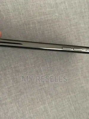Apple iPhone 11 Pro Max 64GB Nyeusi