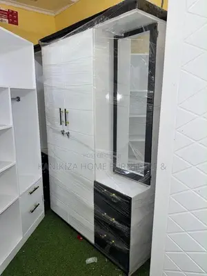 Luxury 3-Door Wardrobe - Woodstock