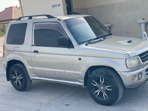 Suzuki Vitara 2010 Gray - 1