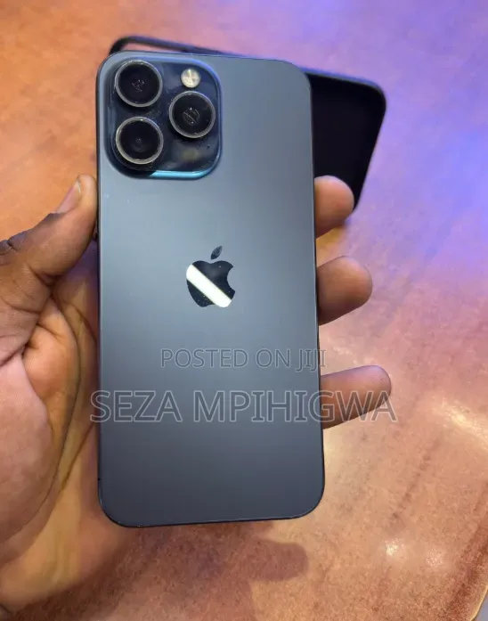 Apple iPhone 15 Pro Max 256GB - 1
