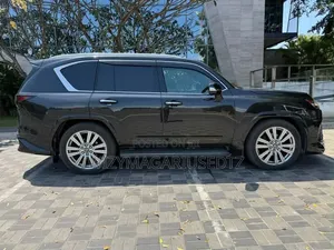Lexus LX 600 2025 Ultra Luxury SUV