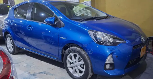 Toyota Aqua 2012 Blue - 1