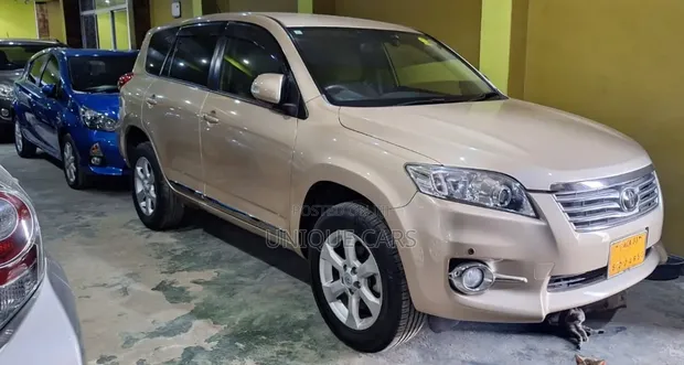Toyota Vanguard 2012 Dhahabu - 1