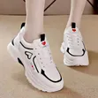 Sneakers Nyeupe Zenye Michoro ya Moyo Pink - 1
