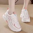 Sneakers Nyeupe Zenye Michoro ya Moyo Pink - 4