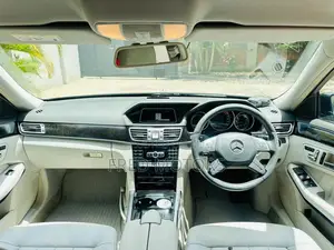 Mercedes-Benz E250 SV Premium 2014 Nyeusi