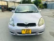 Toyota Vitz 2003 Nyeupe - 1
