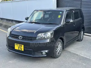 Toyota Corolla Rumion Hatchback 1.5 FWD 2011 Nyeusi