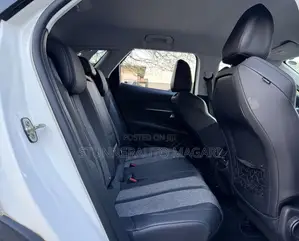 Peugeot 3008 2018 Nyeupe