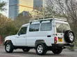 Toyota Land Cruiser 2010 White - 3