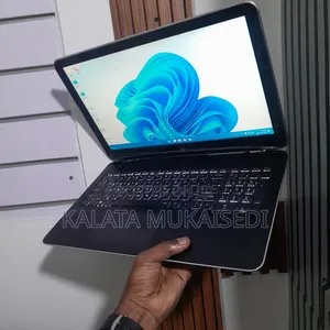 HP Pavilion 14-ce3064st Laptop 4GB RAM 500GB HDD