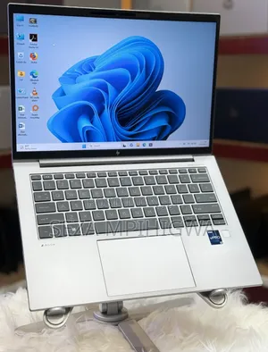 Laptop HP ZBook Firefly G9 - Core i7, 16GB RAM, 512GB SSD