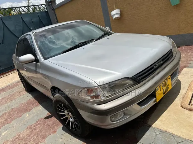 Toyota Carina 2000 Silver - 1