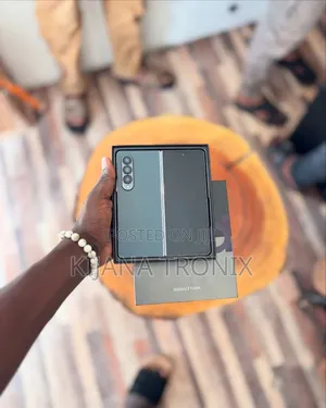 Samsung Galaxy Z Fold4 256GB Mpya Kijivu