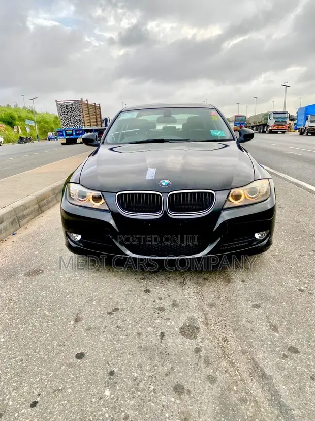 BMW 3 Series 2010 Black - 1
