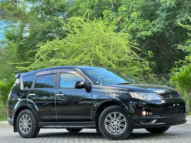 Mitsubishi Outlander 2007 Nyeusi - 1