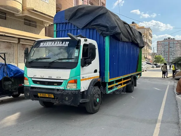 Lori la Mitsubishi Fuso - 1