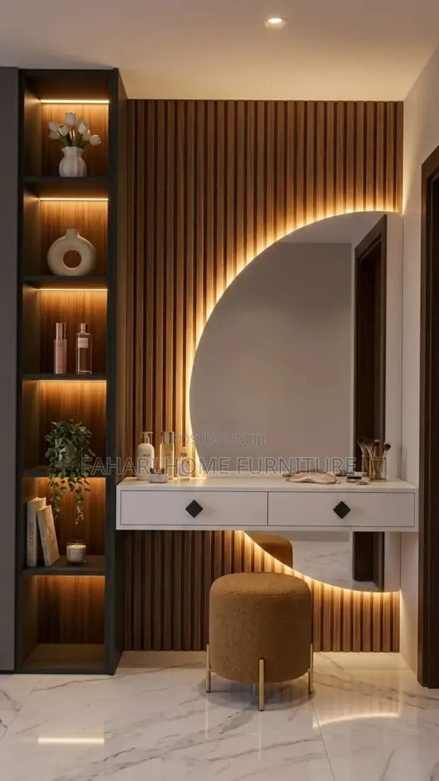 Wood-Mode Dressing Table with Mirror and Stool - 1