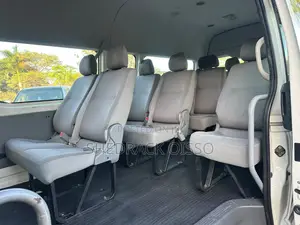Toyota Quantum 2005 Nyeupe