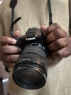 Canon EOS 60D Kamera ya DSLR
