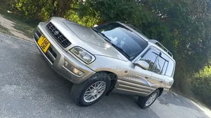 Toyota RAV4 2004 Nyeupe
