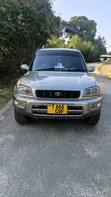 Toyota RAV4 2004 Nyeupe - 4