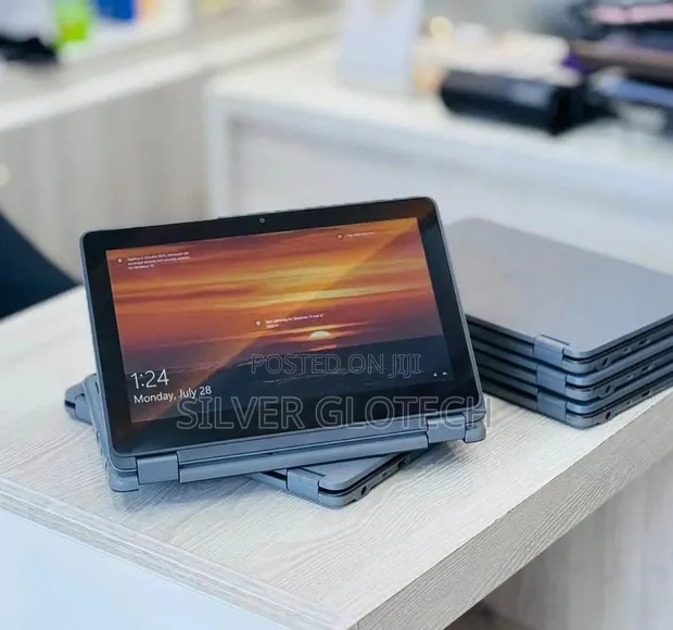 Dell Latitude 3120 8GB RAM 128GB SSD Touchscreen - 1