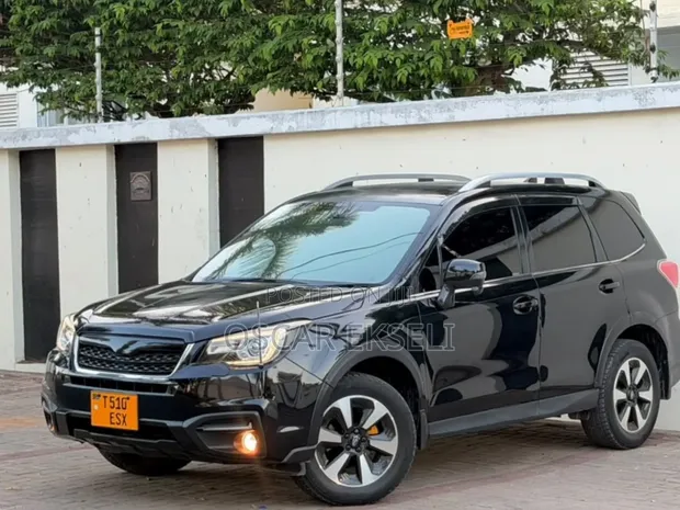 Subaru Forester 2017 Nyeusi - 1