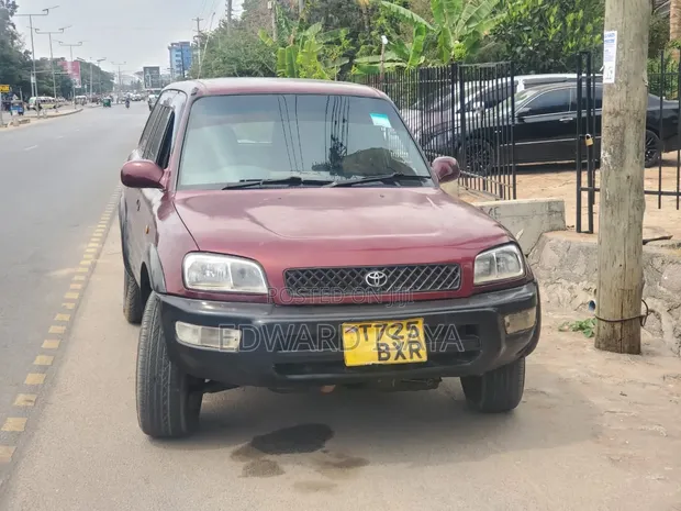 Toyota RAV4 1999 Nyeusi - 1