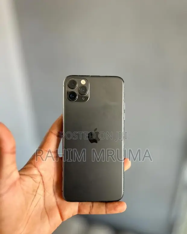 Apple iPhone 11 Pro Max 512GB Nyeusi - 1