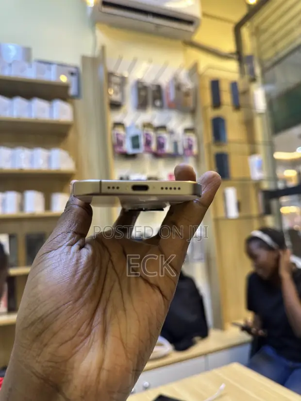 New Apple iPhone 16 Pro 256GB Gold - 1