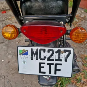 Bajaj Boxer 125 Mpya 2026 Nyeusi