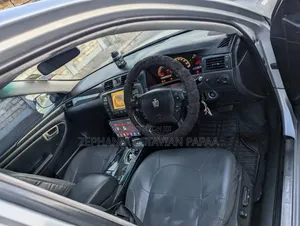 Toyota Crown 2004 Nyeupe
