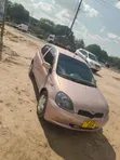 Toyota Vitz 2000 Kijivu - 1