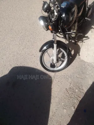 Bajaj Boxer 125 2023 Nyeusi