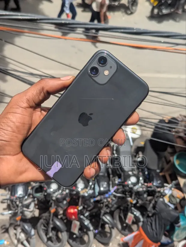 Apple iPhone 11 64GB Black - 1
