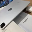Apple iPad Pro 11" (2022) 512GB Silver - 4