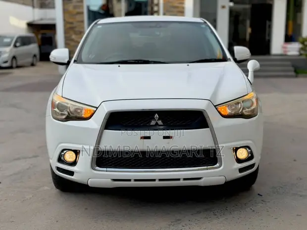Mitsubishi RVR 2009 White - 1