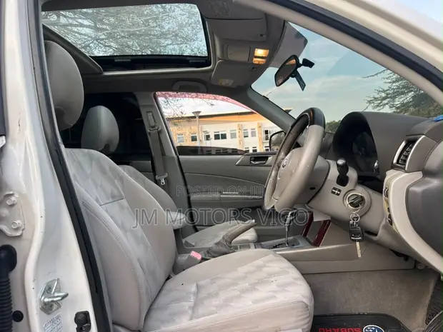Subaru Forester 2010 - Sunroof, Black - 1