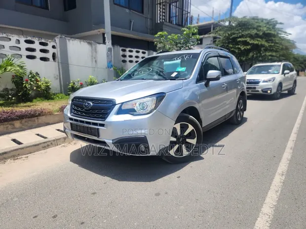 Subaru Forester 2016 Burgundy - 1