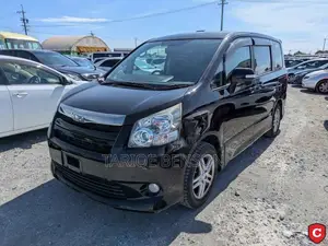 Toyota Noah 2.0 143hp AWD (7 Seater) 2008 Nyeusi
