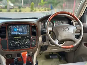 Toyota Land Cruiser VX Limited Amazon 2000